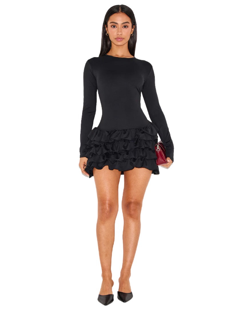 PRETTYLITTLETHING                   Petite Mini robe droite noire à manches longues et volants