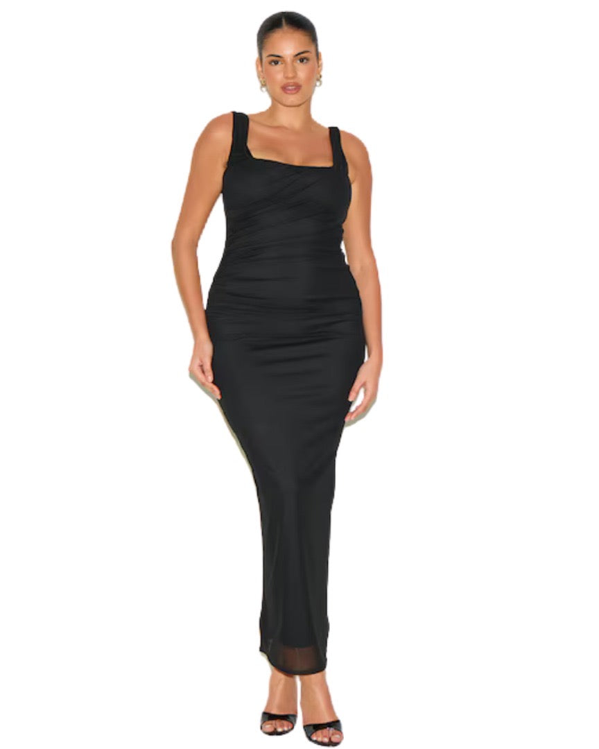 PRETTYLITTLETHING                      Robe longue en mesh doublé noir froncé à col carré
